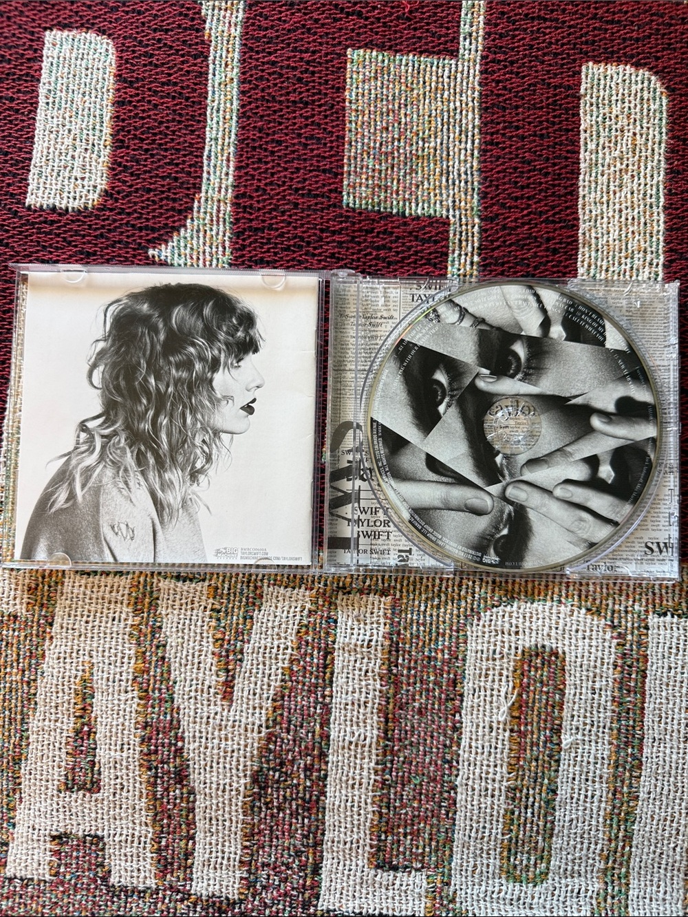 Taylor Swift Reputation CD Rep Album - Picture 3 of 4